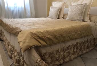 Suite House has Balcony rooms