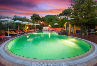 Resort Terme La Pergola allows 18 year olds to book a room