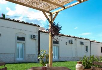 Giardini Acantus has Balcony rooms