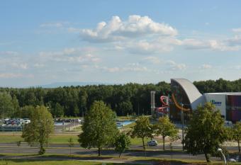 Green Sunny View Apartment has Balcony rooms