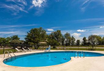 Knights Inn - Seymour allows 18 year olds to book a room