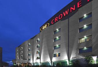 Crowne Plaza Toluca - Lancaster, an IHG Hotel has Balcony rooms