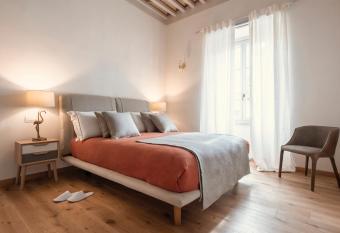 Palazzo Degli Archi has Balcony rooms