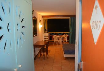 Appartement Mathena has Balcony rooms