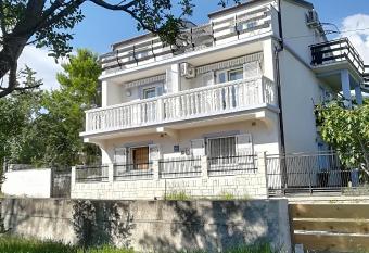 Apartments with a parking space Novi Vinodolski - 15292 has Balcony rooms