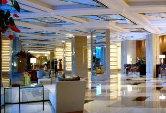 Four Points by Sheraton Shanghai, Pudong allows 18 year olds to book a room