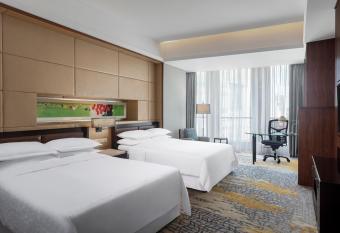 Sheraton Grand Shanghai Pudong Hotel & Residences allows 18 year olds to book a room