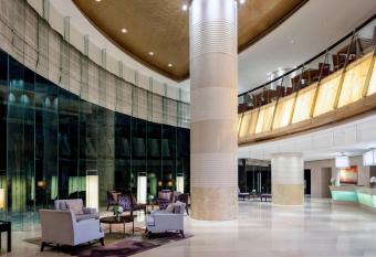 Sheraton Xiamen Hotel has rooms with a private hot tub