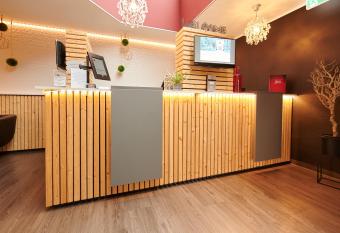 MY HOME Hotel Lamm Rottweil  allows 18 year olds to book a room