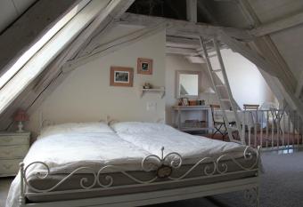 Bed and Breakfast Gantrisch Cottage Ferienzimmer allows 18 year olds to book a room