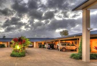 Tropixx Motel allows 18 year olds to book a room