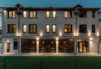 Plai Hotel allows 18 year olds to book a room