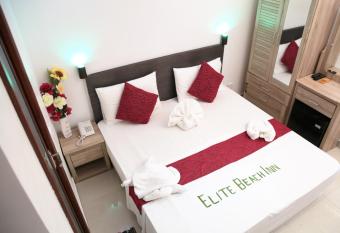 Elite Beach Inn has Balcony rooms