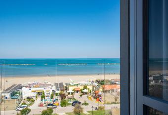 Hotel Atlas allows 18 year olds to book a room