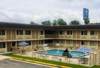 Americas Best Value Inn - Lake City has Smoking rooms