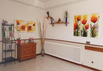 Albergue Ciudad del Doncel allows 18 year olds to book a room