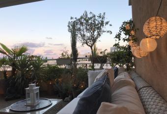 F3 Terrasse La d  fense has Balcony rooms