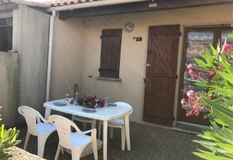 Villa Port Leucate, 2 pi  ces, 6 personnes - FR-1-81-93 has Balcony rooms