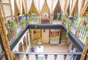 Pension Internacional allows 18 year olds to book a room