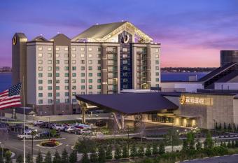 Horseshoe Lake Charles has Balcony rooms