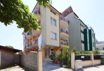 Guest House Plechkarovi has Balcony rooms