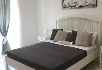 CENTRALE has Balcony rooms