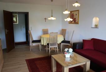 Ferienwohnung Rosenstra  e has Balcony rooms