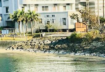 Mini Chula Inn has Balcony rooms