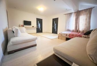 Apartament Agatha has rooms with a private hot tub