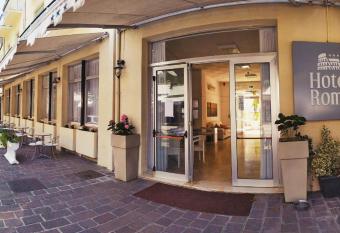 Hotel Roma has Balcony rooms