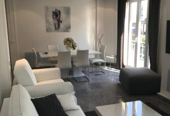 LE COEUR DE DEAUVILLE - 2 PIECES DESIGN EN HYPERCENTRE DE DEAUVILLE allows 18 year olds to book a room