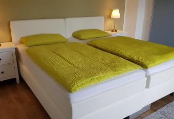 Bergische Idylle allows 18 year olds to book a room