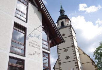 Hotel zur Post allows 18 year olds to book a room