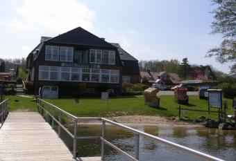 Hotel F  hrhaus Niederkleveez allows 18 year olds to book a room