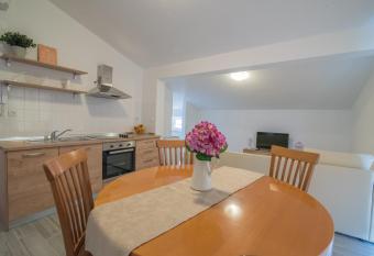 Middle Istra has Balcony rooms