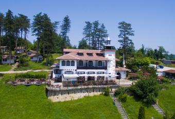 Complex Brashlyan has Balcony rooms