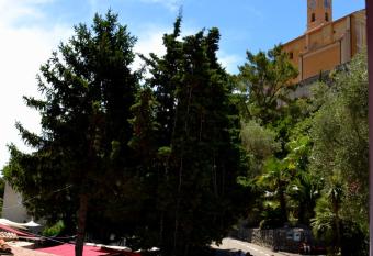 Hotel Arc En Ciel allows 18 year olds to book a room