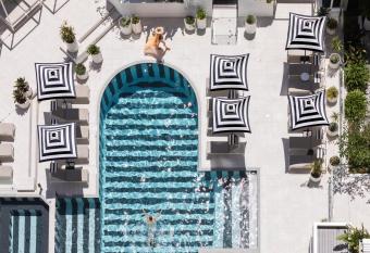 QT Gold Coast allows 18 year olds to book a room