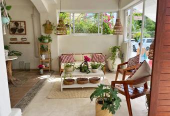 Hotel Boutique Pachamama allows 18 year olds to book a room