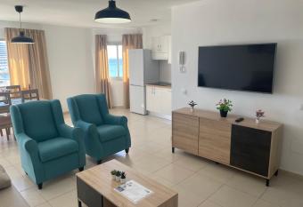 Apartamentos Tao Laia allows 18 year olds to book a room