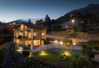 Le Petit Lievre allows 18 year olds to book a room