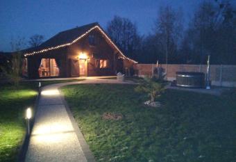 Chalet Le Trou Du Charme allows 18 year olds to book a room