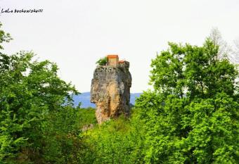 Butichi Guest House has Smoking rooms