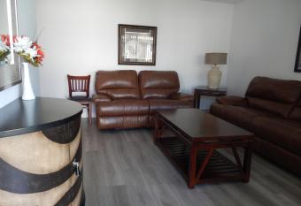 Shell Motel Hollywood has Balcony rooms