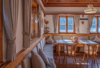 Hotel Restaurant Alatsee allows 18 year olds to book a room