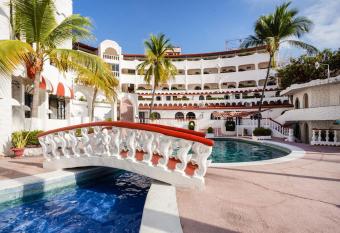 Capital O Pacific Paradise, Acapulco allows 18 year olds to book a room