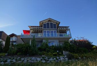 Ferienwohnung Bergblick allows 18 year olds to book a room