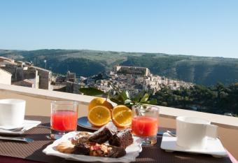 Hotel La Dimora di Piazza Carmine has Balcony rooms