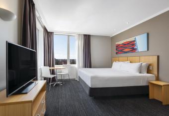 Mercure Sydney Bankstown allows 18 year olds to book a room