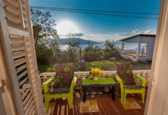 Holiday Home Nives has Balcony rooms